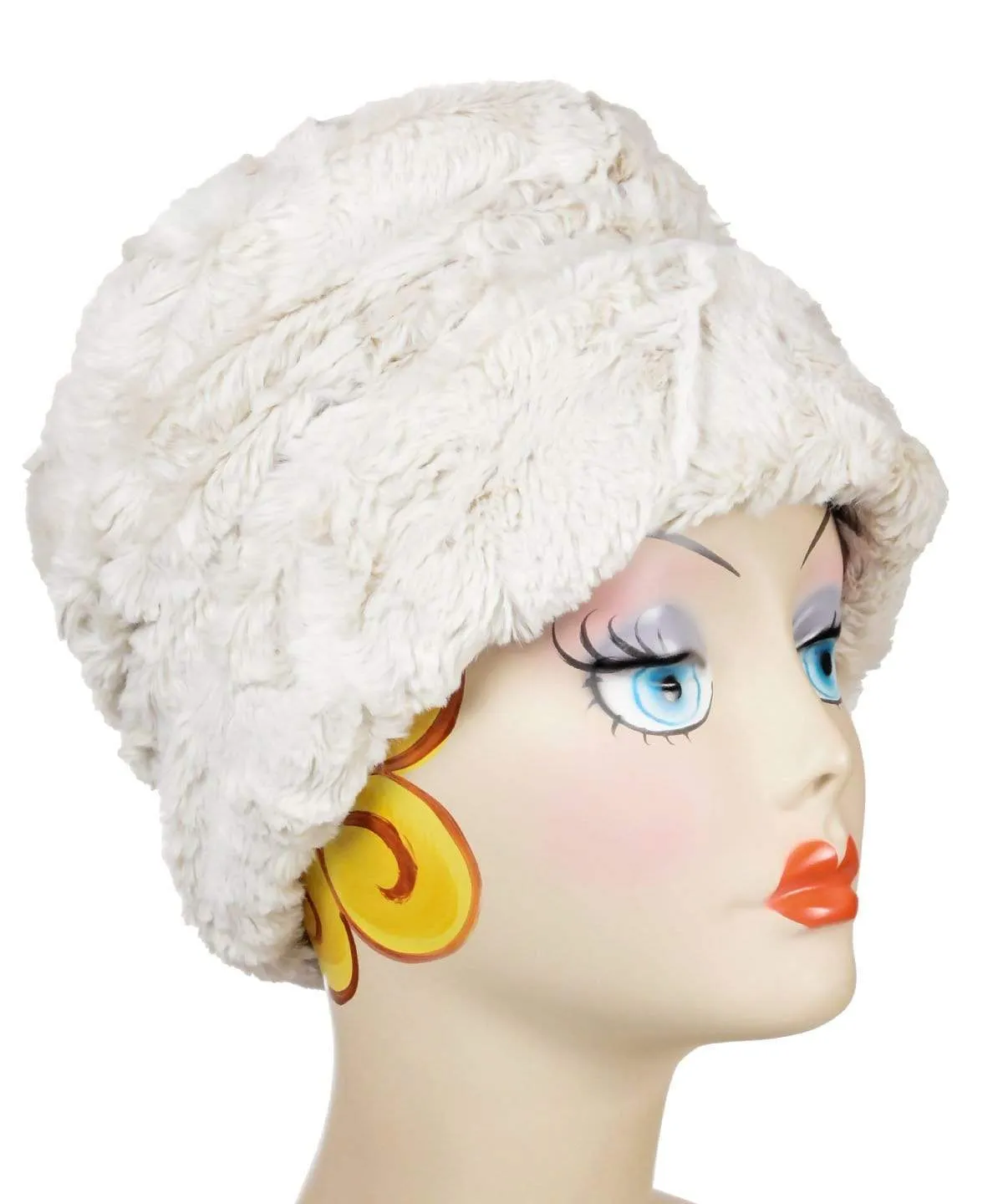 Ana Cloche Hat Style - Cuddly Faux Fur in Sand