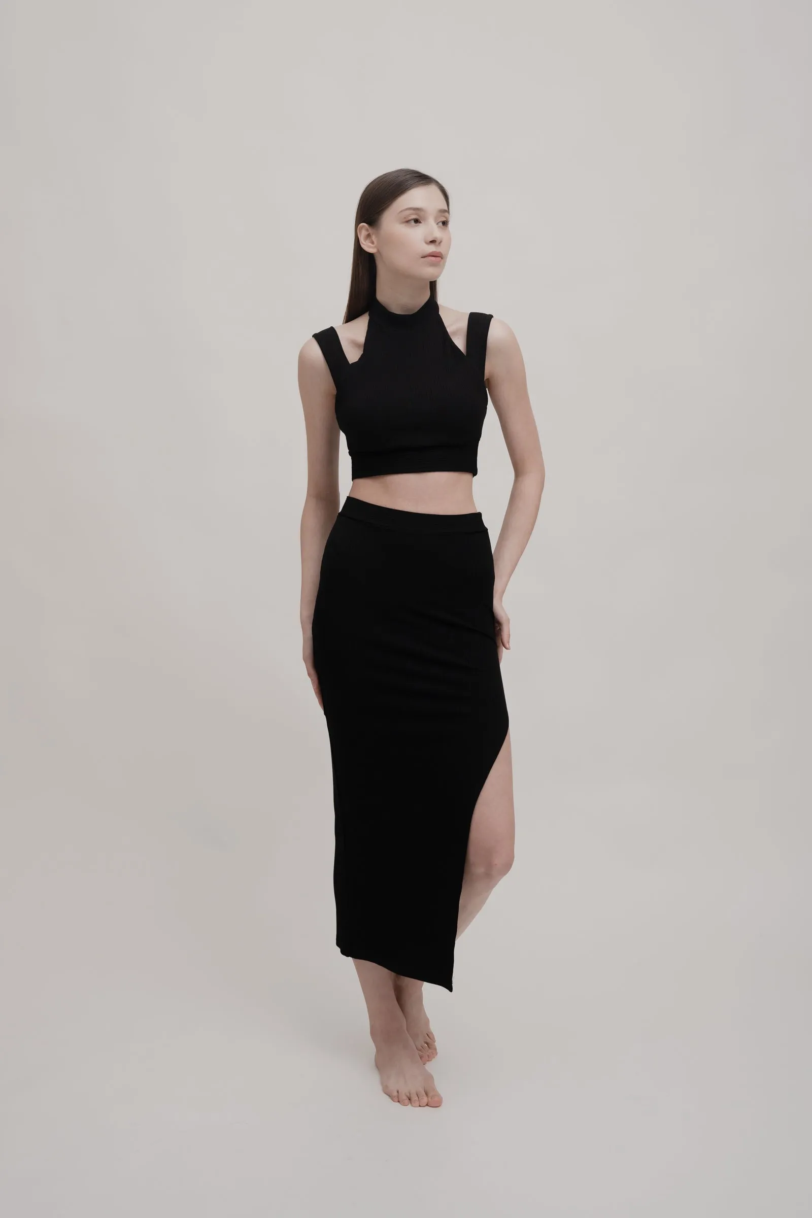 APERA Midi Skirt - Black