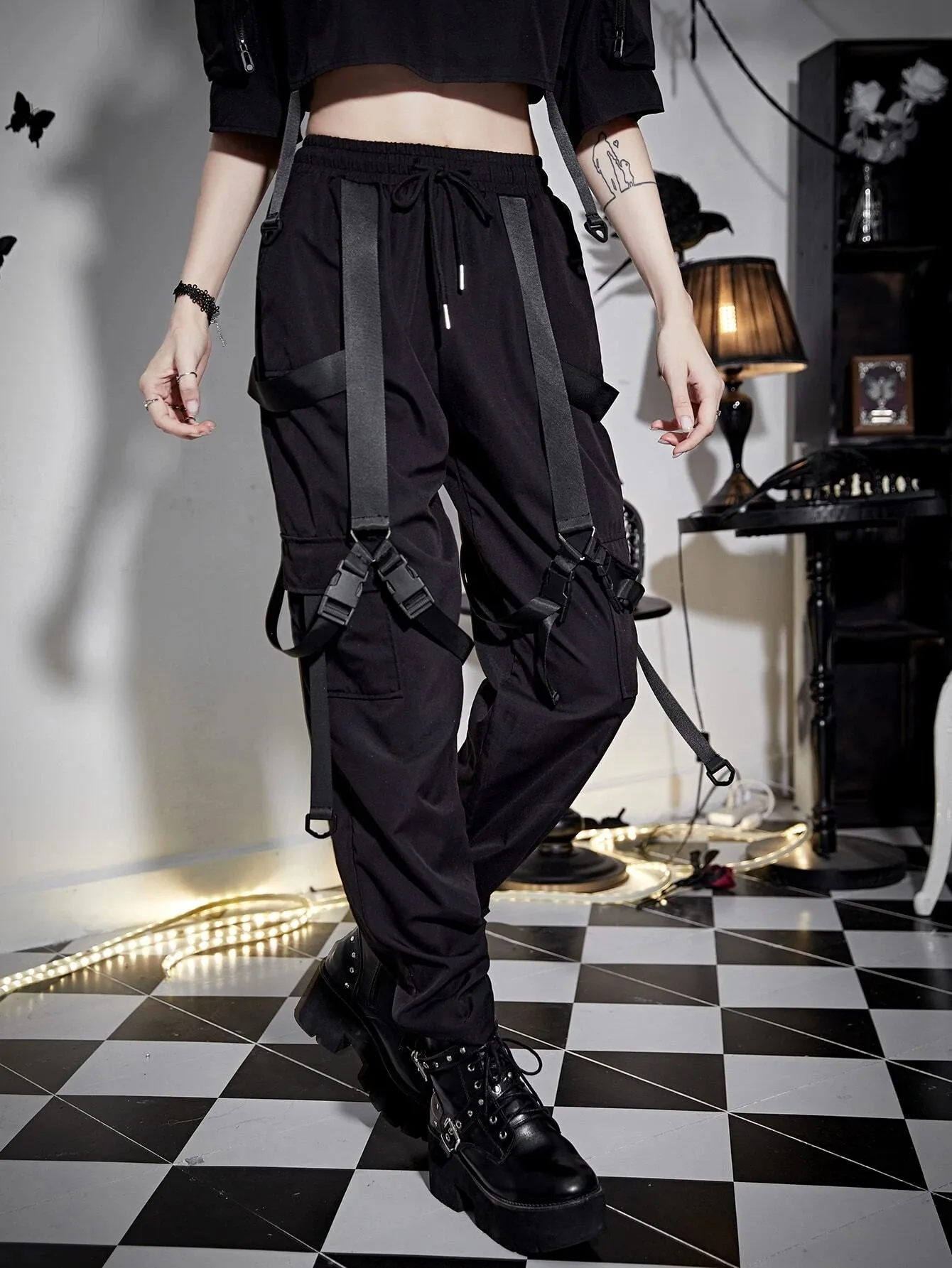 Buckle Tape Attached Cargo Pants