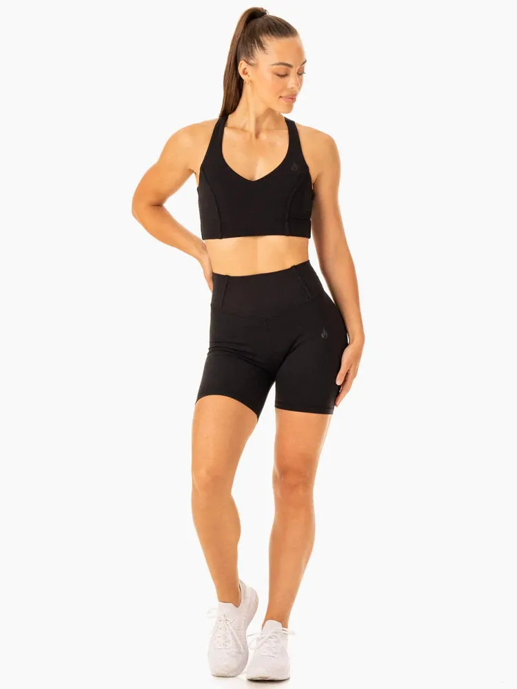 FORM SCRUNCH BUM SHORTS BLACK