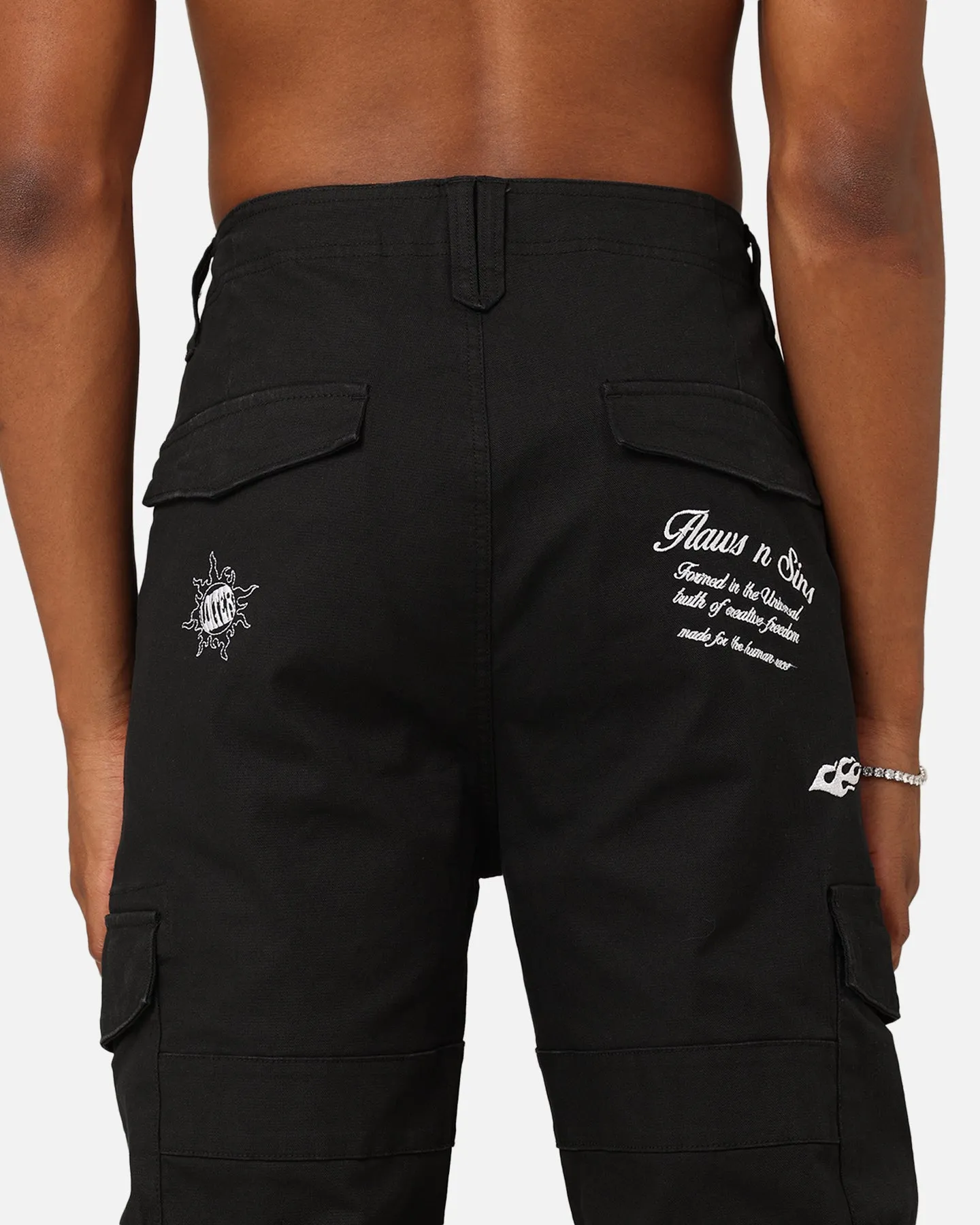 Loiter Sketch Cargo Pants Black