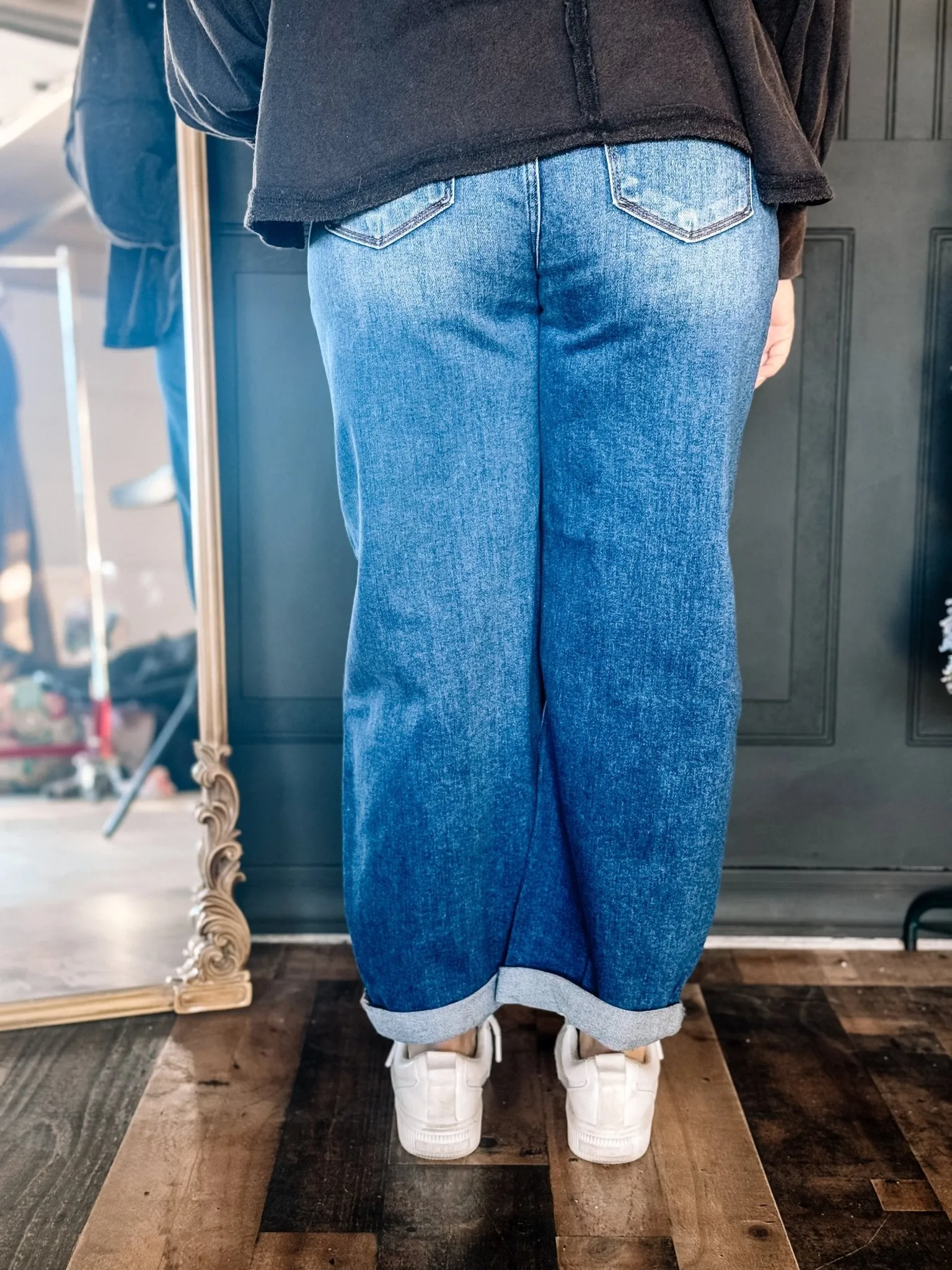 Mesa Horizon High RIse Crop Barrel Jeans