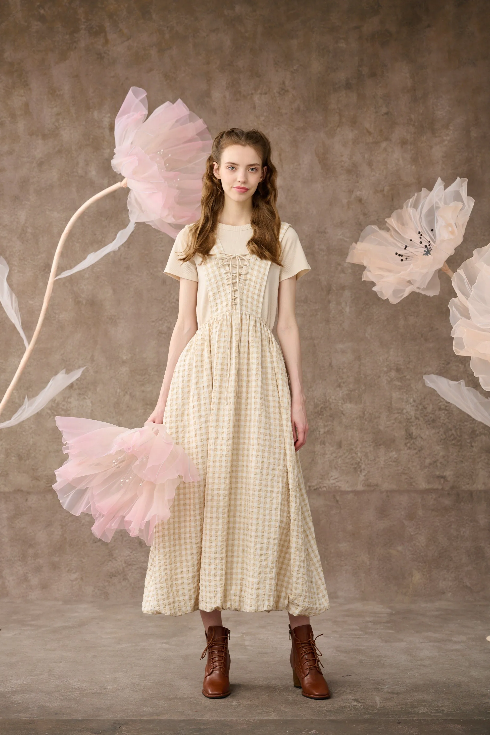 Poet's jasmine 31| lace-up pinafore linen dress in cream