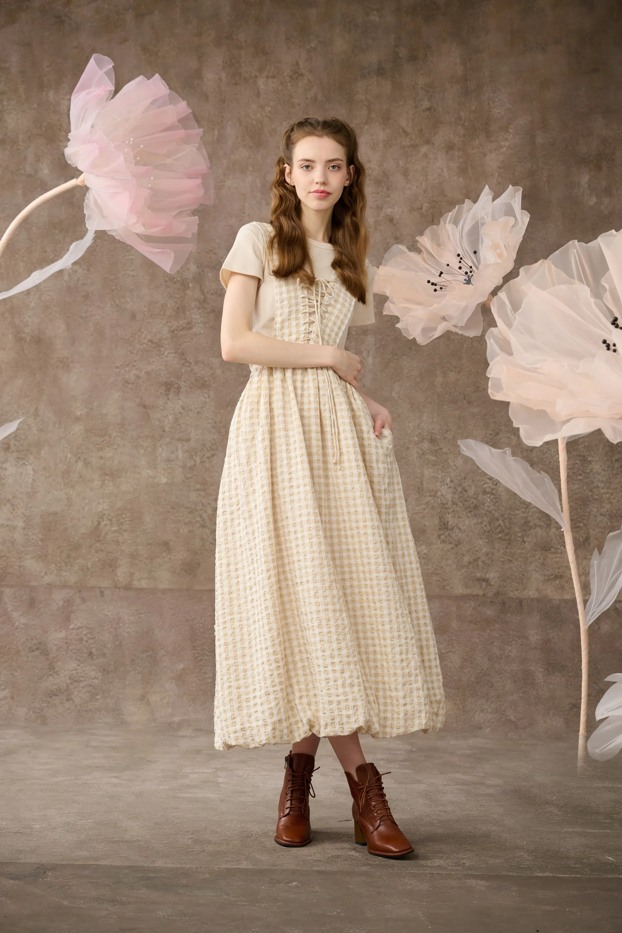 Poet's jasmine 31| lace-up pinafore linen dress in cream