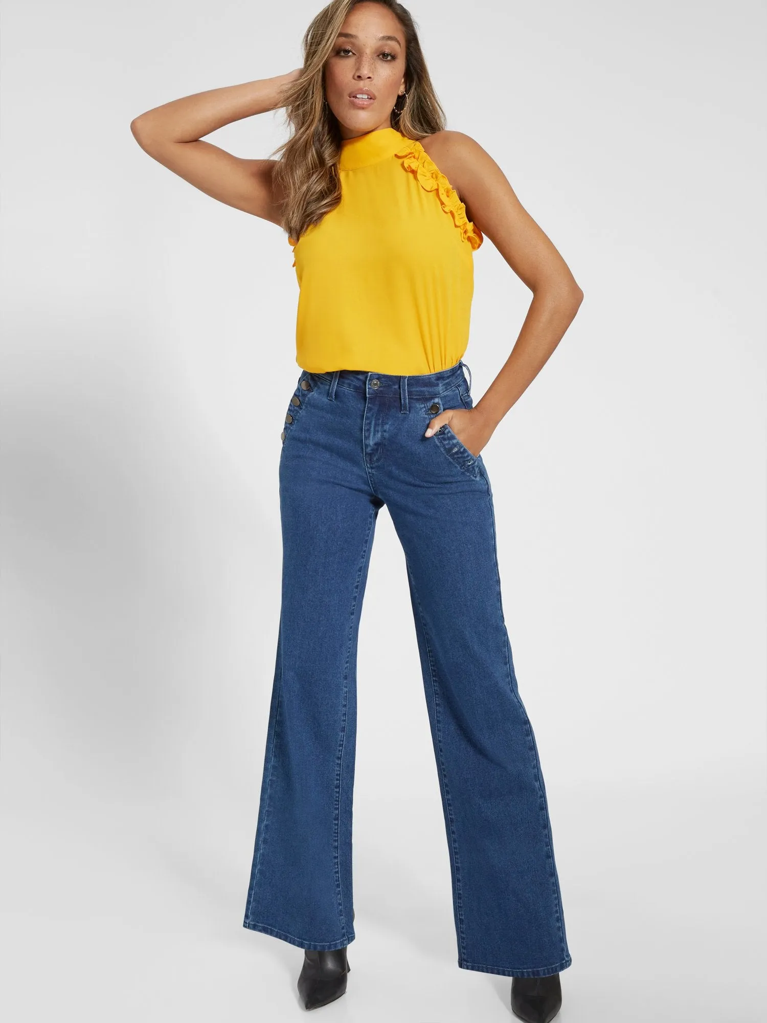 Ultra High-Waisted Button Pocket Detail Wide-Jeans - Dark Wash