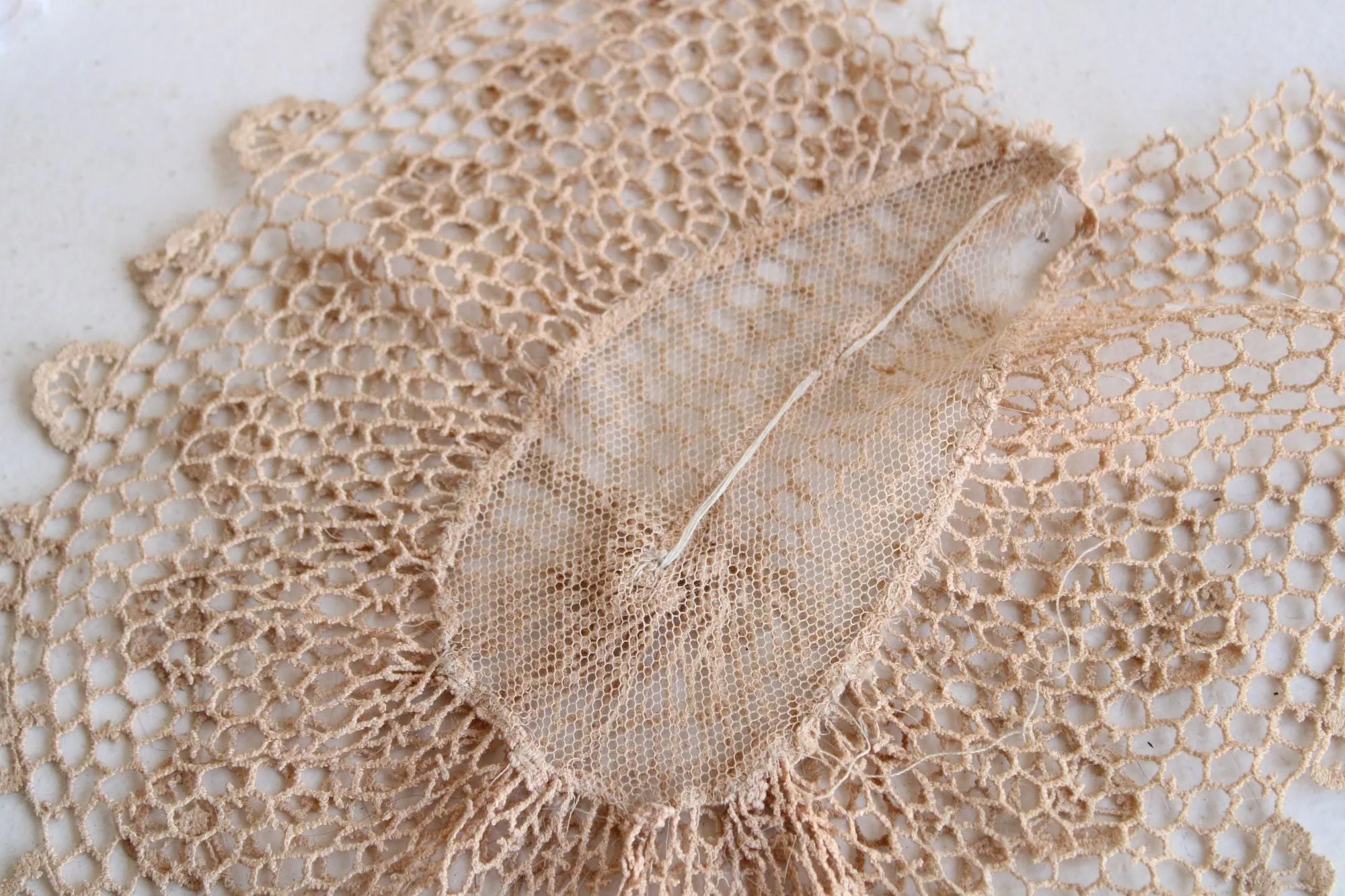 Vintage 1930s 1940s Lace Collar, Ivory or Beige Jabot with Buttons