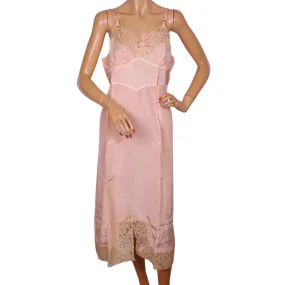 Vintage 1940s Pink Slip with Lace Trim by Dore Canada Size M Excellent