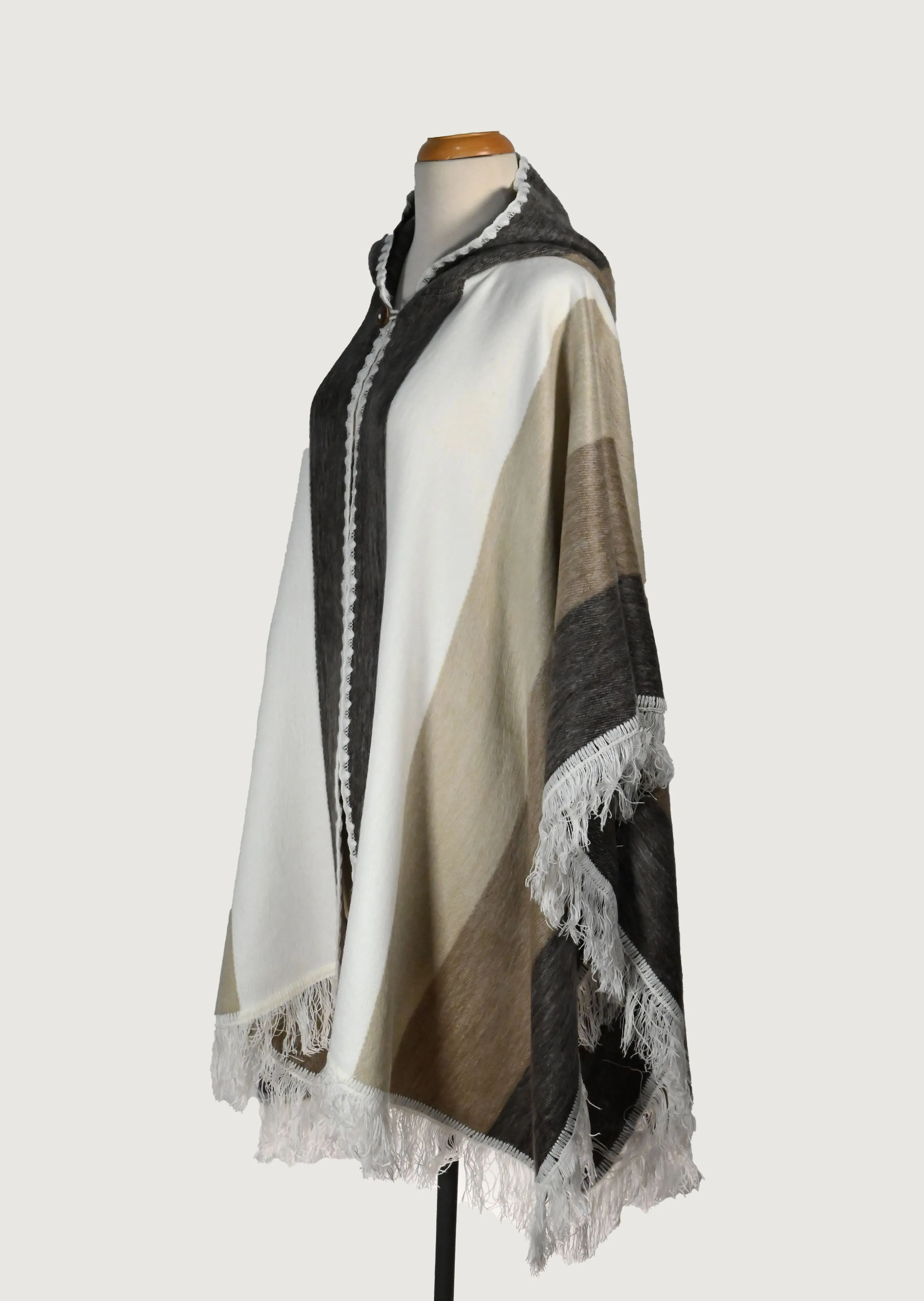 White neutral tones alpaca poncho